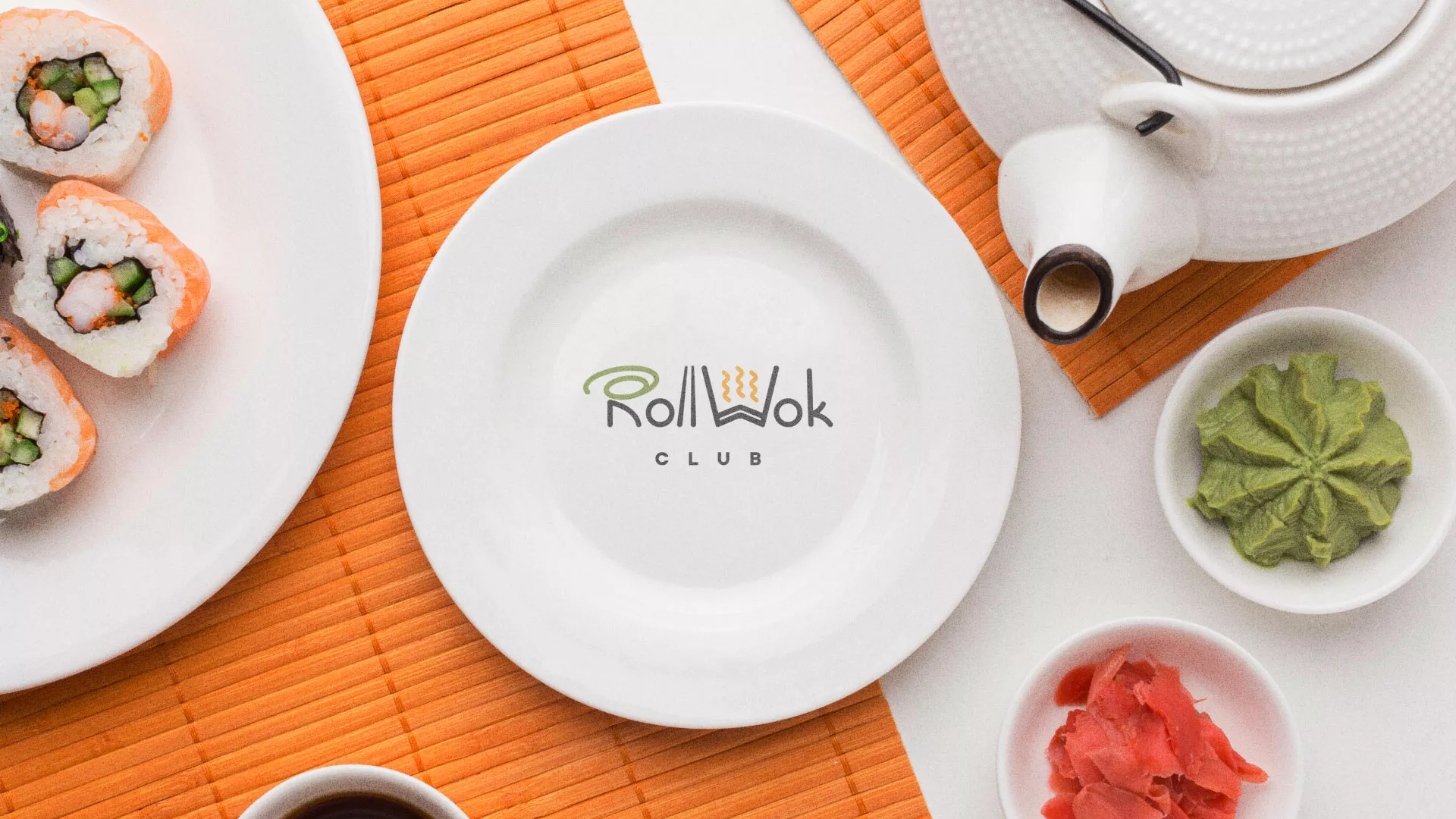 Разработка логотипа и фирменного стиля суши-бара «Roll Wok Club» в Щелково